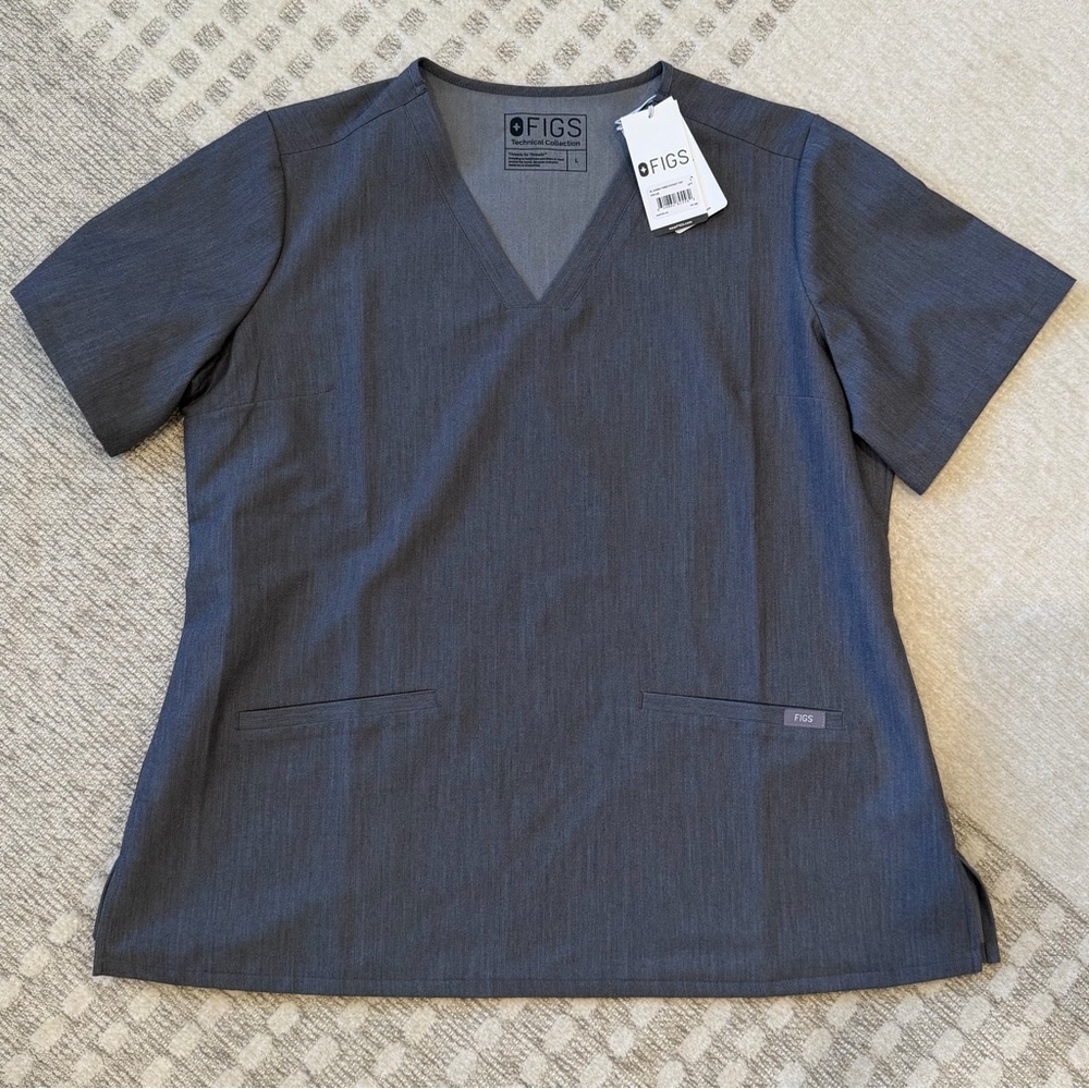 FIGS Womens Casma Three Pocket Scrub Top, Gray, NEW, size Large